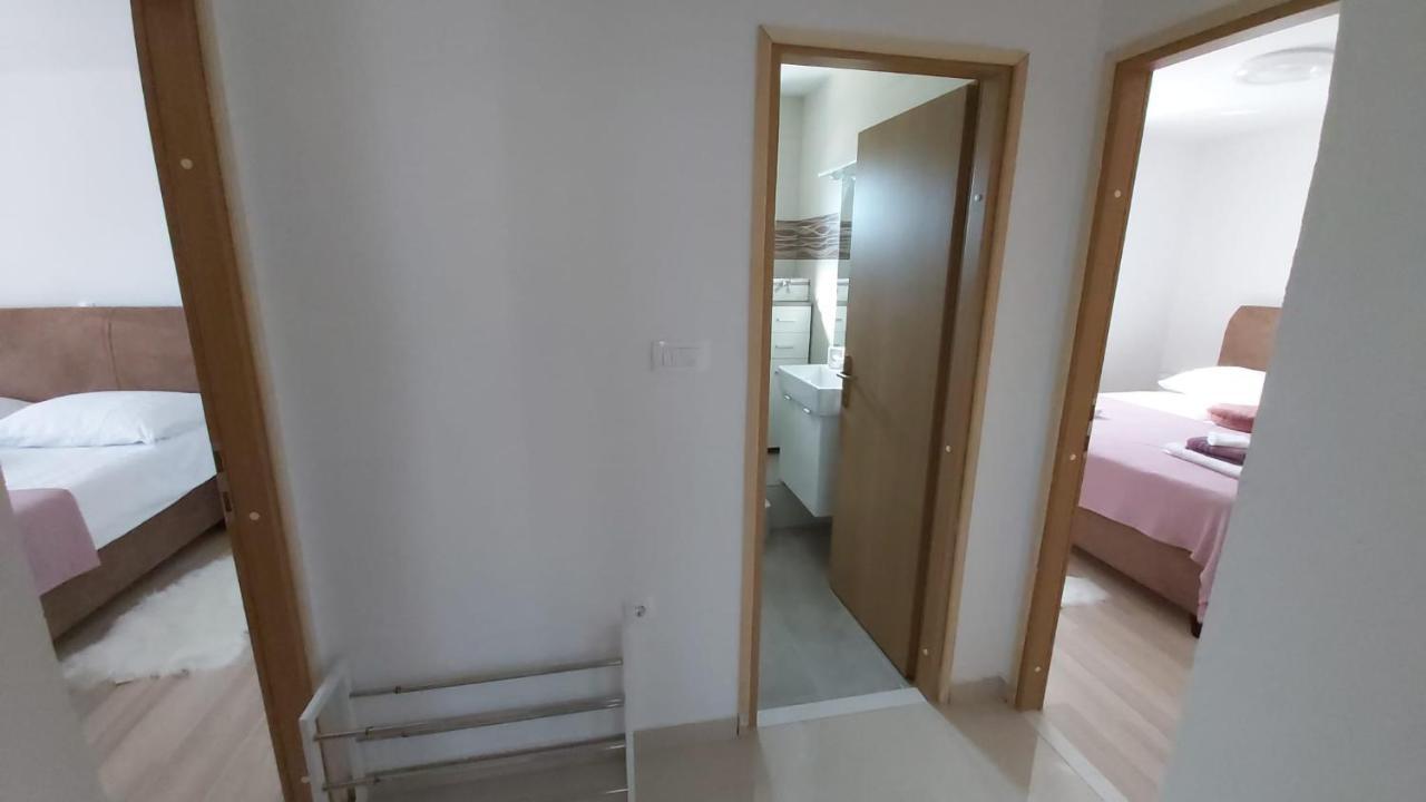 Luka Apartment Galovac  Bagian luar foto