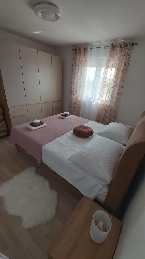 Luka Apartment Galovac  Bagian luar foto