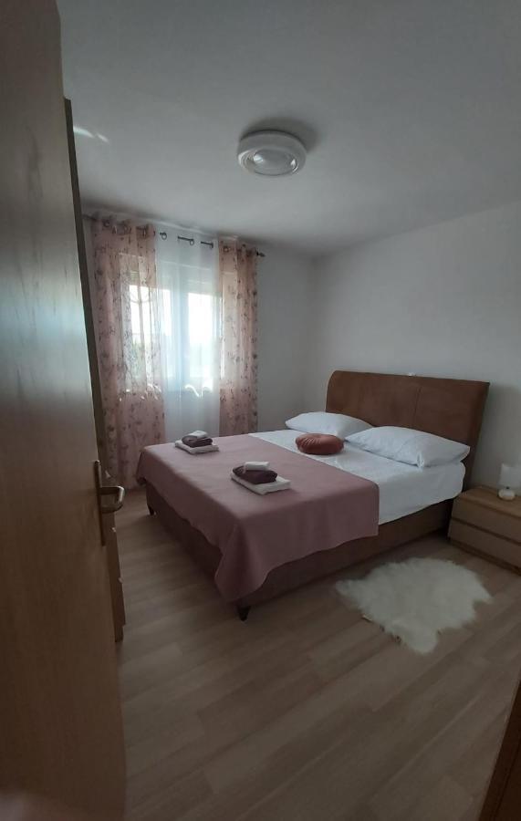 Luka Apartment Galovac  Bagian luar foto