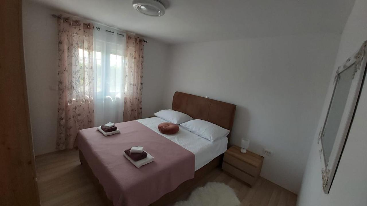 Luka Apartment Galovac  Bagian luar foto